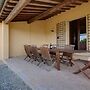 Belvilla by OYO Lavish Farmhouse With Fireplace