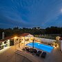 Beautiful Holiday Home in Mali Iz With Pool