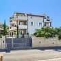 Modish Apartment in Murter with Hot Tub