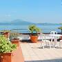 House In the Heart of Baveno Within Walking Distance of the Lake