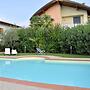 Elegant Holiday Home in Lazise with Swimming Pool near Lake