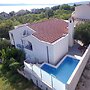 Modern Apartment With Private Pool in Maslenica