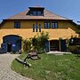 Rustic Holiday Apartment Library in Buschhagen