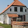 Charming Apartment With Terrace in Steffenshagen
