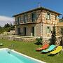 Charming, Warm Vacation Home, Private Pool, Privacy and Seaview, West 