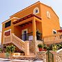 Detached House With Private Pool Near the Beach