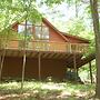 Fox Hollow - Cozy Den With a Hot Tub