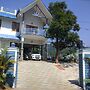 4 Bedroom Villa With Balcony Mountain View