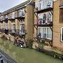 Waterfront Apartment In The Heart Of St Neots