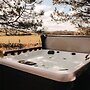 Keer Side Lodge, Luxury Lodge With Private hot tub at Pine Lake Resort