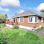 3 Bedroom In Onehunga w Parking - Wifi - Netflix