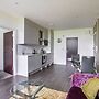 Urban Apartment in South East for 2 near Canary Karaoke
