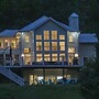 Modern Farmhouse Style Chalet with amazing Kentucky Lake views - Dock,