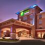 Holiday Inn Express and Suites Overland Park, an IHG Hotel