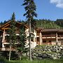 The Pinnacle Lodge