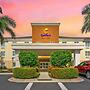 Comfort Suites Sarasota - Siesta Key