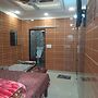 Room in Guest Room - Luxury Private Flat In Lajpat Nagar With Attached