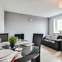 Cosy 2 Bedroom Apartment with Parking