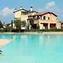 Nice Ground Floor Apartment Located near Peschiera