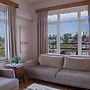 Aheste_simple Sea View Flat in Lovely Old Town