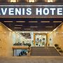 Avenis Hotel