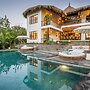 Stunning Villas Complex, 12 BR, Canggu With Staff