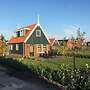 Holiday Home Built in Zaanse Style, Near Alkmaar