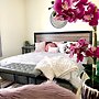 The Eastside Manor - Private Yard & Parking, Near Falls & Casino by Ni