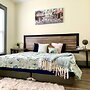 The Iron Scow - With Private Yard & Parking, Near Falls & Casino by Ni