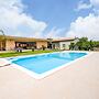 Belvilla by OYO Dream Villa With Private Pool