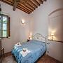 Holiday Home in Tuscany With Shared Swimming Pool