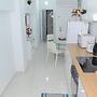 Stunning 2 Bedroom Apartment Fully Refurbished With Air-conditioning