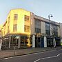 Cwtsh Hostel
