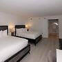Cozysuites at Showboat Bold 2BR 3BA Beachfront Retreat