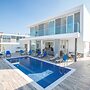 Villa Prol17, Exquisite 5bdr Villa With Pool, Close to Fig Tree Bay Be