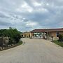 Atria Extended Stays By OYO, Jourdanton, TX