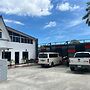 Express Inn Panama International Airport Hostel