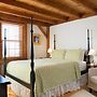 Seven Sea Street Inn