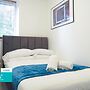 Tudors eSuites 3 Bedroom House & Garden