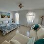 4 Bed 3 Bath Villa Sleeps 8, Pool Wifi Tv Close to Beach Restaurants a