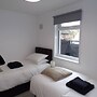 Inviting 3-bed Apartment in Southend-on-sea