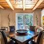 La Luz - Luxurious East Side Adobe With Hot Tub and Kiva Fireplace, Wa