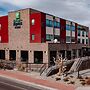 Holiday Inn Express & Suites Manitou Springs, an IHG Hotel