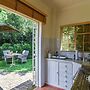 Bushwillow Spacious Cottage for 2 People With Private Garden Access!