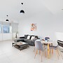 SuperHost - Beautiful City Views From This Apt Close to Lake
