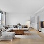 Sanders Monarch - Nice 1-bdr Apt With Balconies
