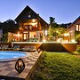Twin Oasis Retreat With Pool & Spa