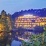 Howard Johnson By Wyndham Lake Serenity Hotel Neijiang