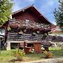 Stunning 4-bed Chalet in Bran With Superb Panorama