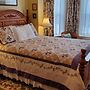 The Lark & Loon Inn